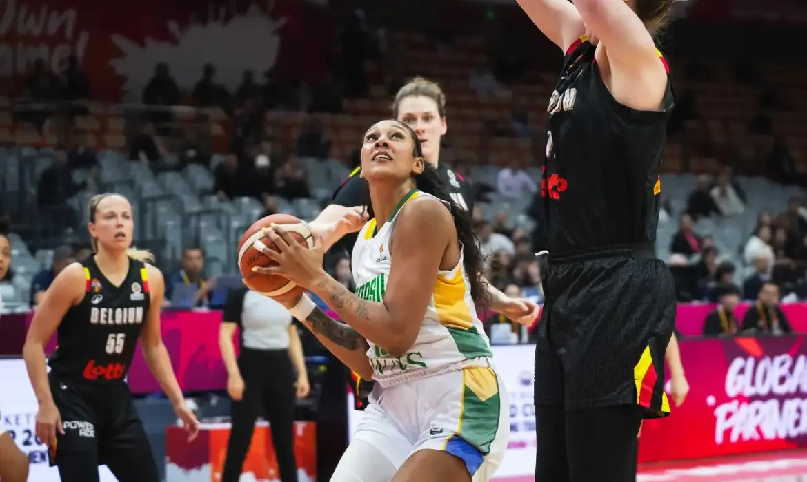 Brasil perde para Bélgica na estreia do Pré-Mundial de Basquete