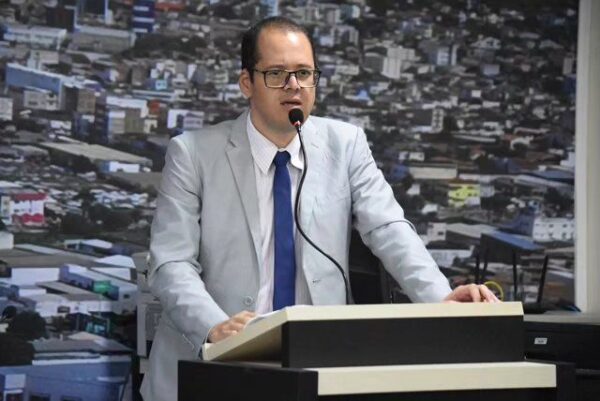 Jequié: Vereador Marcos do Ovo acusa prefeito Zé Cocá de enviar mensagem com tom de ameaça em sessão Jequié: Vereador Marcos do Ovo acusa prefeito Zé Cocá de enviar mensagem com tom de ameaça em sessão