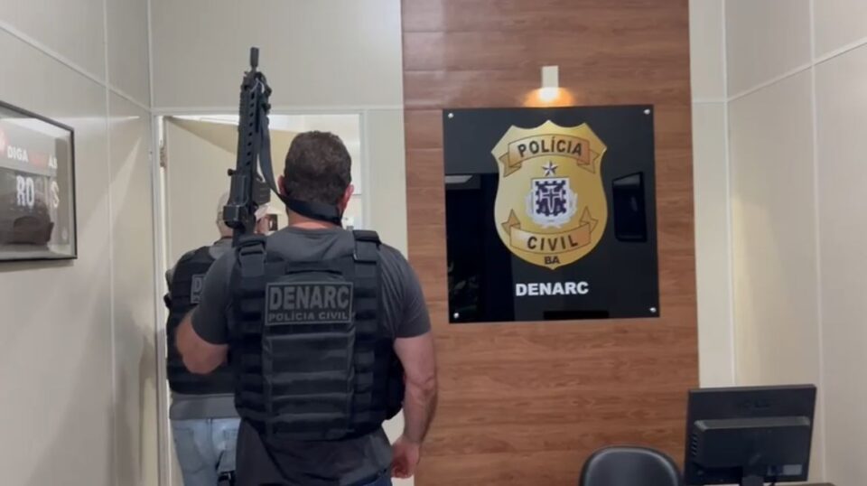 Homem é preso em Vitória da Conquista por tráfico de drogas e porte ilegal de arma