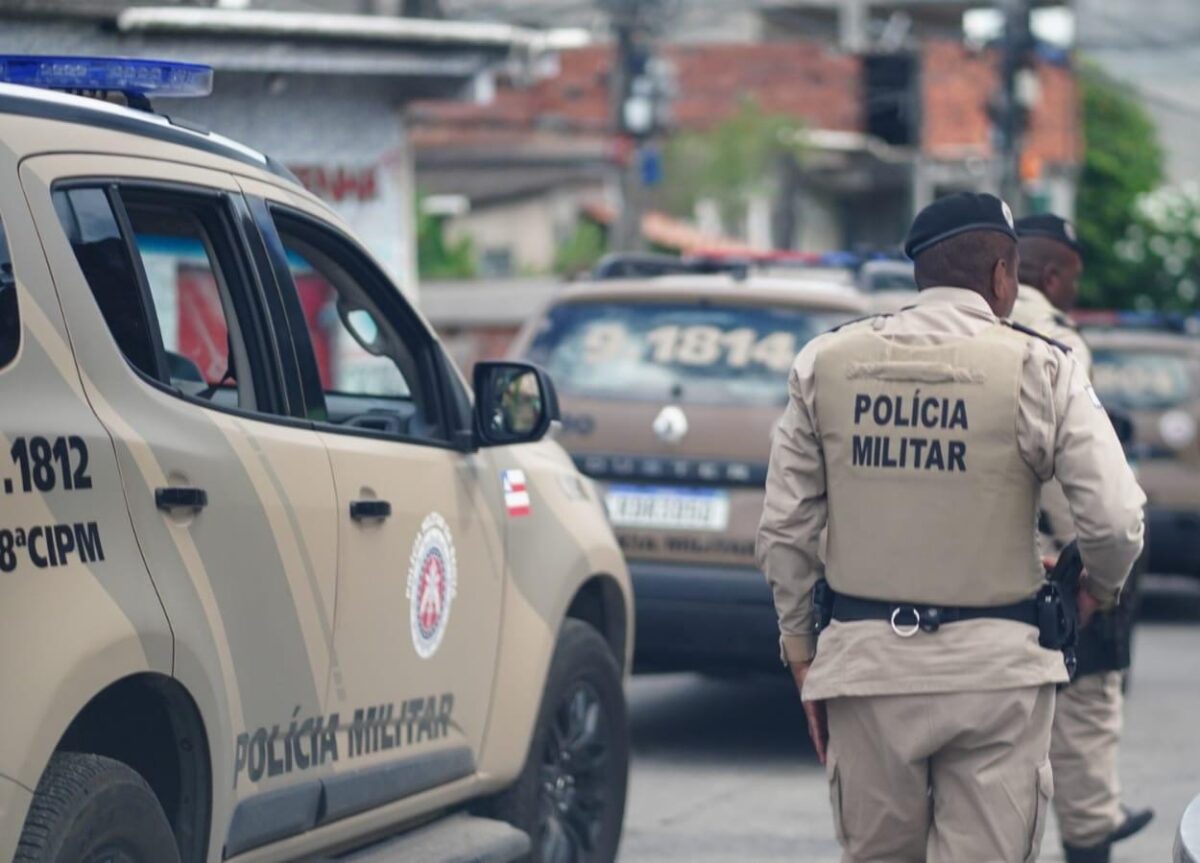 Homem é preso em flagrante por rondar ex-companheira armado com facão e espingarda artesanal em Cordeiros