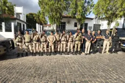 Operação da Polícia Civil cumpre mandados e apreende drogas, arma e documentos falsos em Brumado