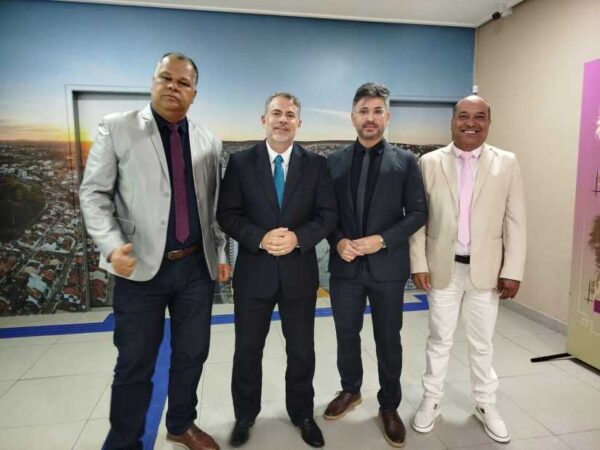 Diogo Azevedo deixa União Brasil, se filia ao PSDB e fortalece maior bancada da Câmara de Vitória da Conquista