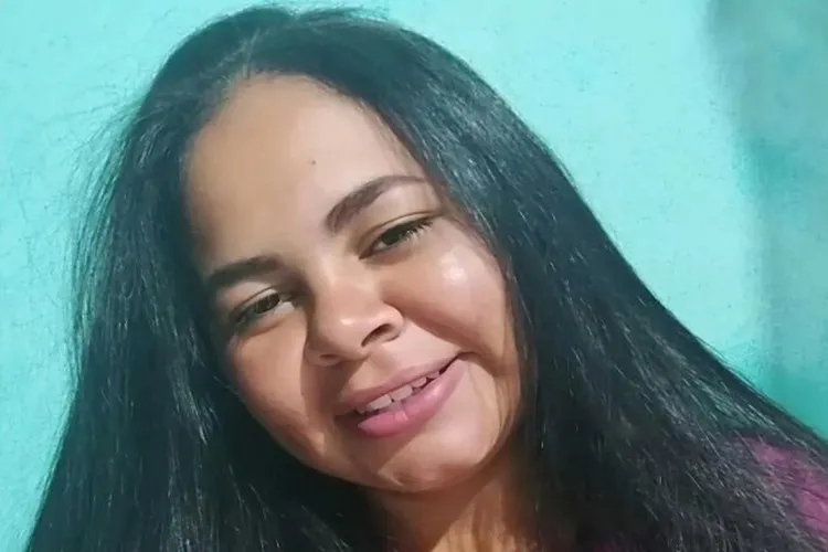 Sabrina Brito é assassinada a facadas em Maetinga e o ex-companheiro foge após o crime