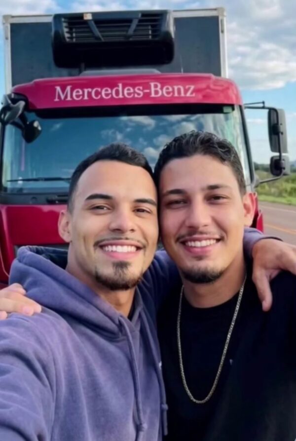 Luto em Conquista: Bruno Lima e Pedro Henrique morrem em grave acidente em Eunápolis Luto em Conquista: Bruno Lima e Pedro Henrique morrem em grave acidente em Eunápolis