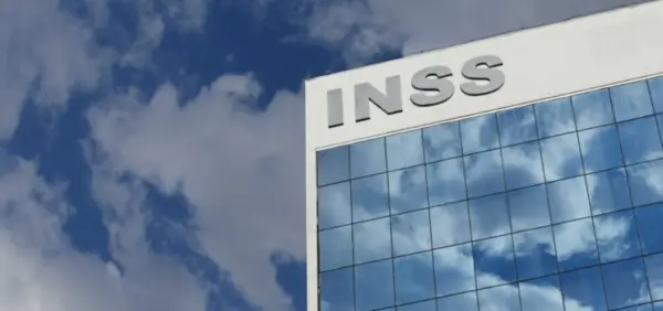 INSS promete ressarcimento a aposentados até 20 de junho após descontos indevidos