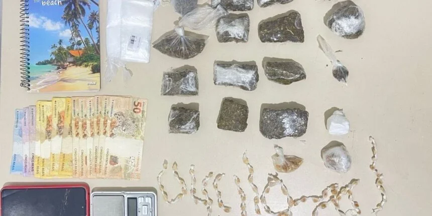 Mulher é detida por tráfico de drogas e abandono de filha em Vitória da Conquista