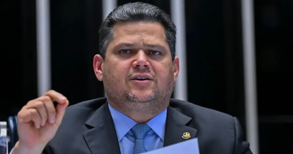 Alcolumbre rejeita acelerar PEC da aposentadoria de agentes comunitários de saúde