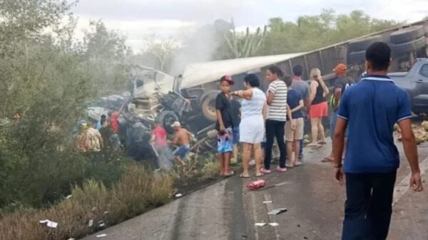 Acidente trágico na BR-116 deixa dezesseis mortos em Santa Teresinha