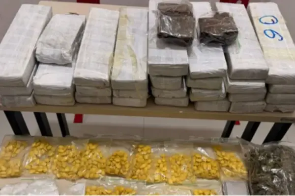 Mulher é flagrada com grande quantidade de drogas em Vitória da Conquista