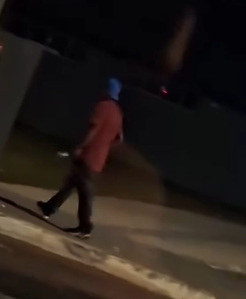 Urgente: homem em surto circula com faca em frente à UBS Régis Pacheco e assusta pacientes em Vitória da Conquista