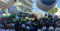 Jaques Wagner é vaiado durante caminhada do 2 de Julho em Salvador