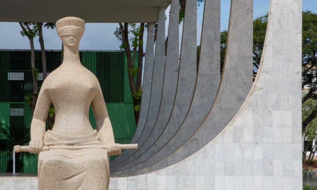 STF marca para setembro retomada do julgamento da Lei da Ficha Limpa STF marca para setembro retomada do julgamento da Lei da Ficha Limpa