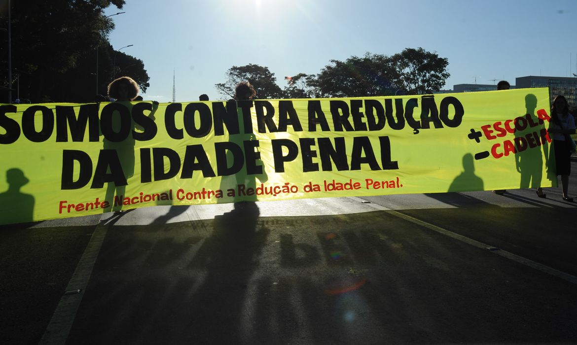 Pediatras se manifestam contrários à redução da maioridade penal Pediatras se manifestam contrários à redução da maioridade penal