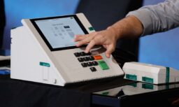 Totalização dos votos é aberta, auditável e segura, diz TSE