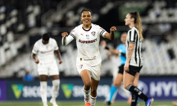 Fluminense domina, vence e complica Botafogo no Brasileirão Feminino Fluminense domina, vence e complica Botafogo no Brasileirão Feminino