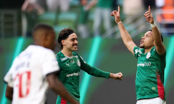 Palmeiras goleia Vasco e volta a abrir frente no Brasileirão: 4 a 1 Palmeiras goleia Vasco e volta a abrir frente no Brasileirão: 4 a 1