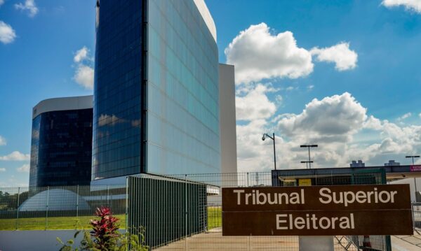 TSE se reúne nesta quinta em busca de consenso sobre IA nas eleições TSE se reúne nesta quinta em busca de consenso sobre IA nas eleições