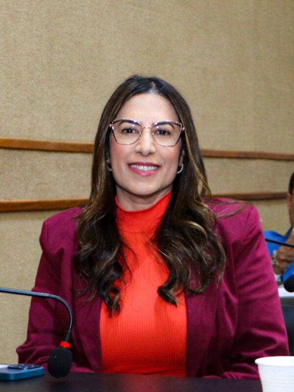 TRE-BA indefere registro de candidatura de Claudia Oliveira por falta de certidão eleitoral