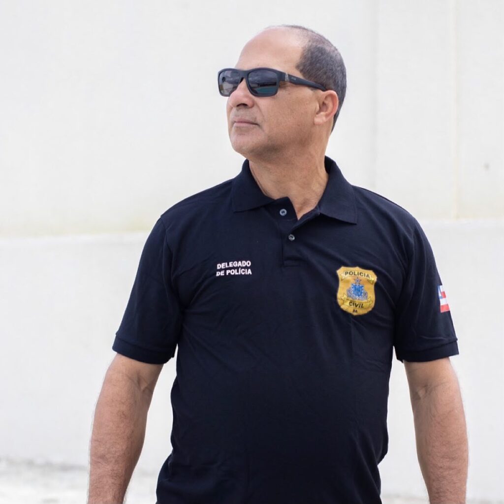 Urgente: Delegado da Polícia Civil é detido por suspeita de fraudes em veículo em Vitória da Conquista Urgente: Delegado da Polícia Civil é detido por suspeita de fraudes em veículo em Vitória da Conquista
