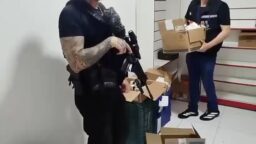 Urgente: Polícia Civil apreende medicamentos controlados, receituários em branco e carimbo médico em farmácia de Vitória da Conquista