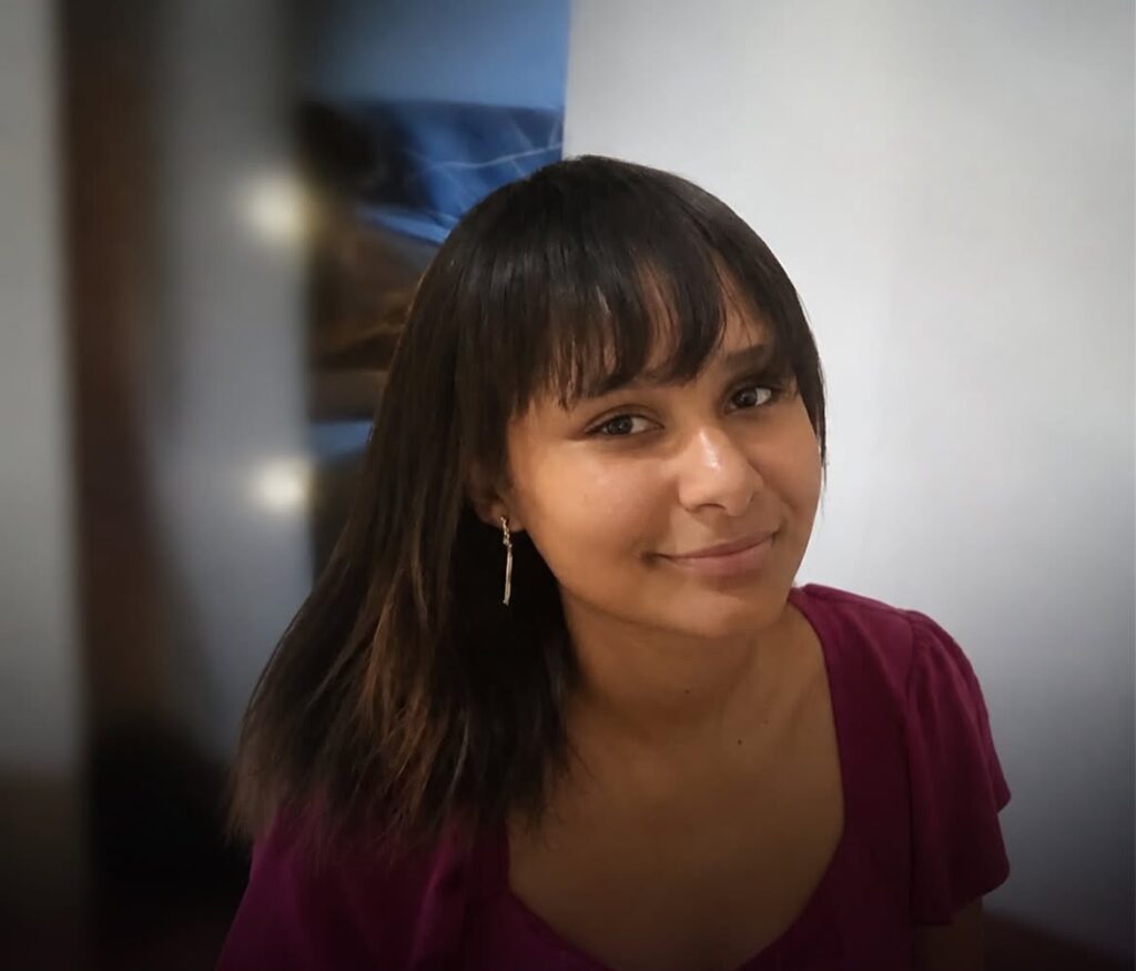 Adolescente de 17 anos é retirada de casa e morta a tiros durante a madrugada em Jequié Adolescente de 17 anos é retirada de casa e morta a tiros durante a madrugada em Jequié