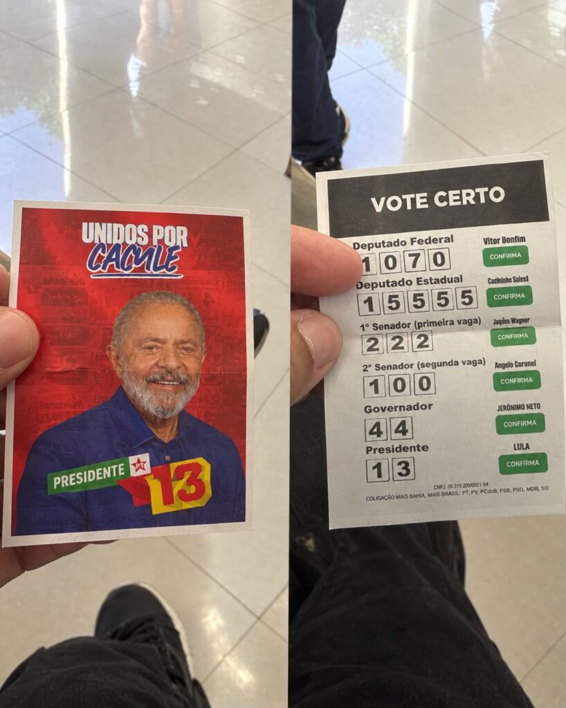 Panfletos com imagem de Lula são recolhidos após denúncia de propaganda eleitoral irregular em Caculé Panfletos com imagem de Lula são recolhidos após denúncia de propaganda eleitoral irregular em Caculé