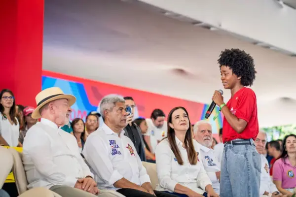 Prefeito e vereadora têm celulares furtados durante convenção do PT