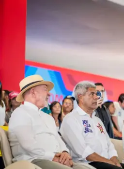 Prefeito e vereadora têm celulares furtados durante convenção do PT