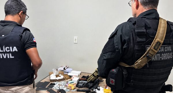 Operação da Polícia Civil prende homem e mulher por tráfico de drogas em Vitória da Conquista