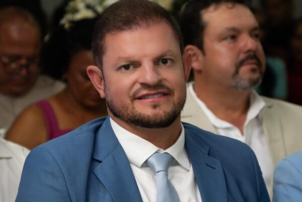 TCM-BA multa ex-prefeito Quinho de Belo Campo e determina devolução de R$ 155 mil por uso irregular de recursos da educação