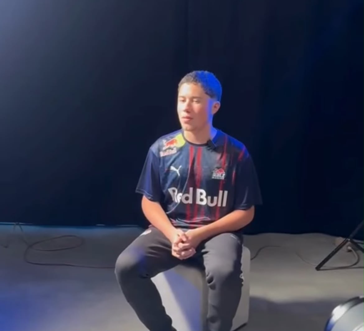 Davi aos 17 anos gamer de Itabuna chega às quartas de final do Mundial de EA SPORTS FC Mobile na Coreia do Sul