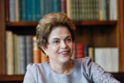 Dilma Rousseff receberá R$ 17,5 mil por mês e mais de R$ 6,6 milhões em indenização por perseguição na ditadura