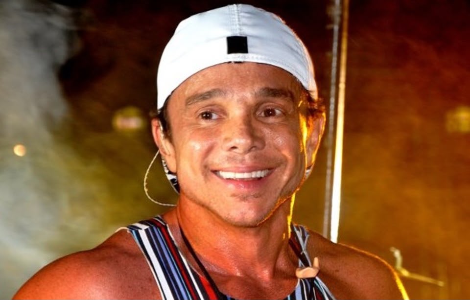Morre Netinho, ícone do axé music, aos 60 anos, em Salvador Morre Netinho, ícone do axé music, aos 60 anos, em Salvador
