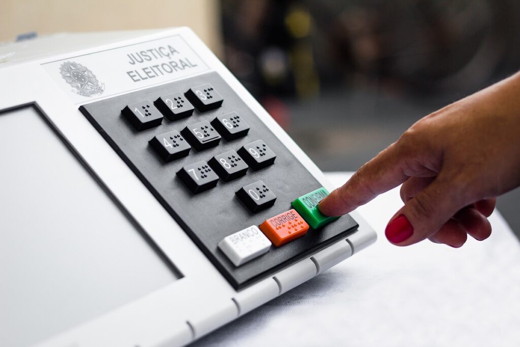 Eleitora de Piripá relata que título já constava como votado antes de sua chegada à seção