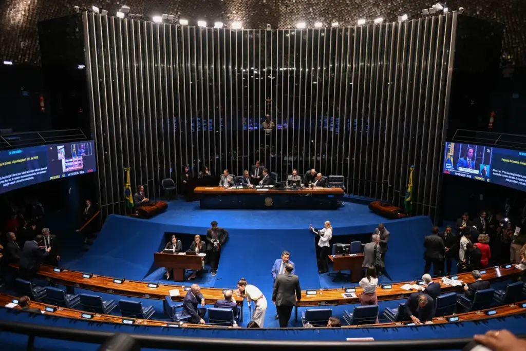 Boa Notícia: Senado aprova em dois turnos PEC que prevê fim da escala 6×1 e jornada de 40 horas semanais