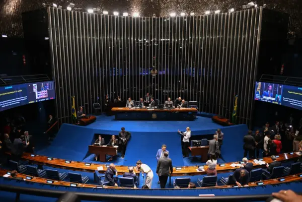 Boa Notícia: Senado aprova em dois turnos PEC que prevê fim da escala 6×1 e jornada de 40 horas semanais